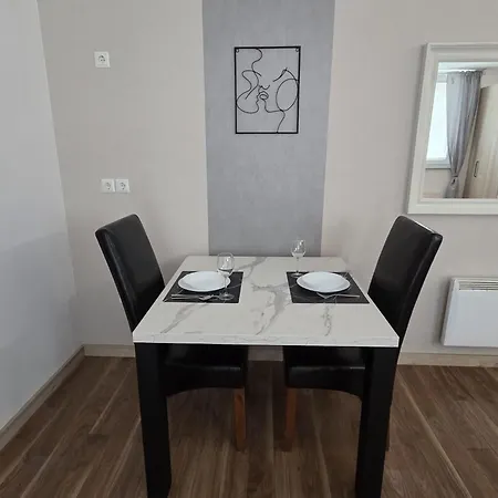 - Star Apartman *